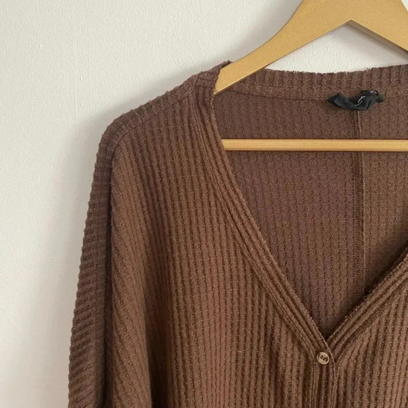 Out From Under Urban Outfitters Oversized Thermal Button Top - Picture 5 of 12